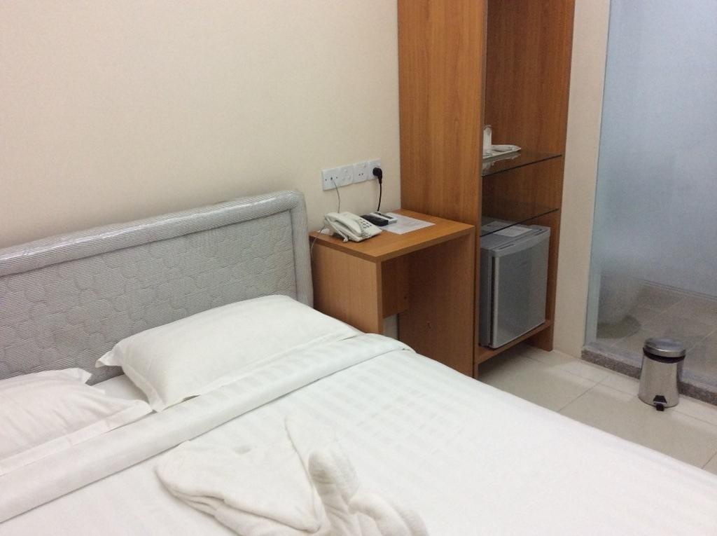 Star Max Hotel Yangon Room photo